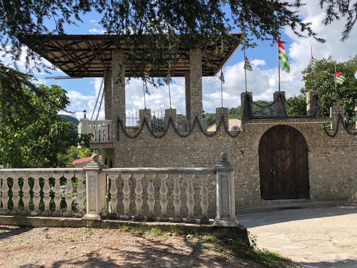 Замок Орлиное Гнездо New Athos Екстер'єр фото